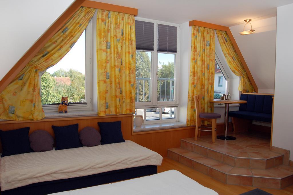 Apartamento Pension Zur Post Bad Blumau Habitación foto