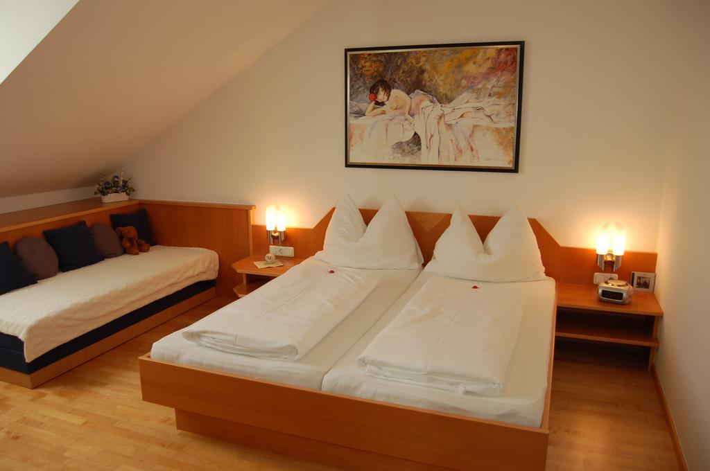 Apartamento Pension Zur Post Bad Blumau Habitación foto