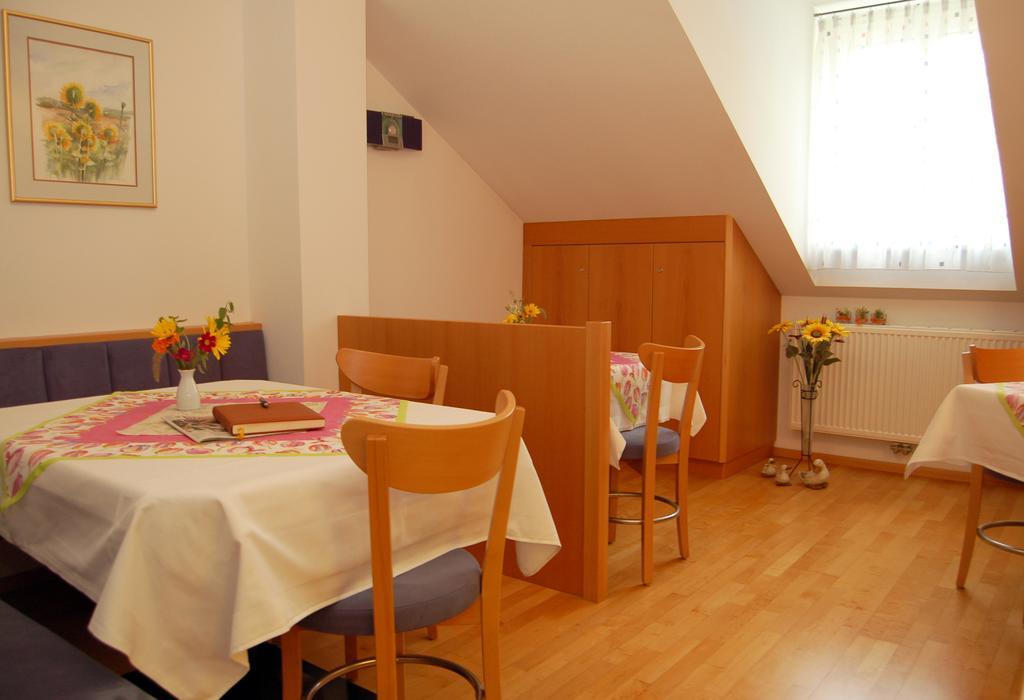 Apartamento Pension Zur Post Bad Blumau Exterior foto