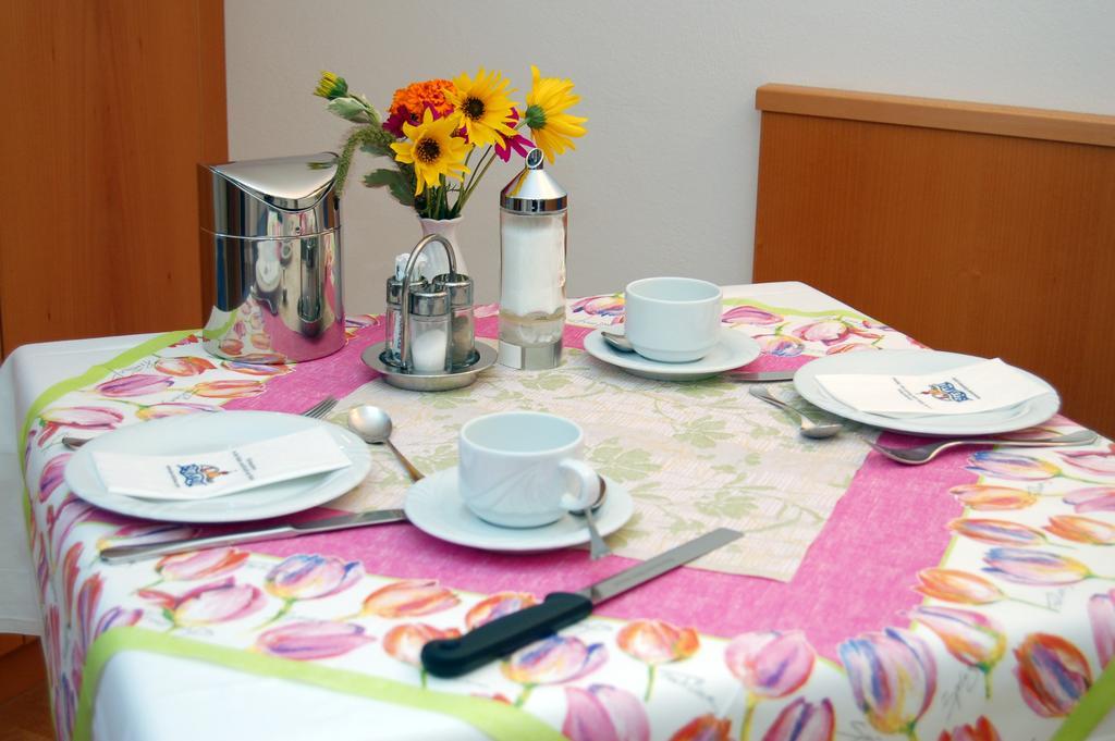 Apartamento Pension Zur Post Bad Blumau Exterior foto