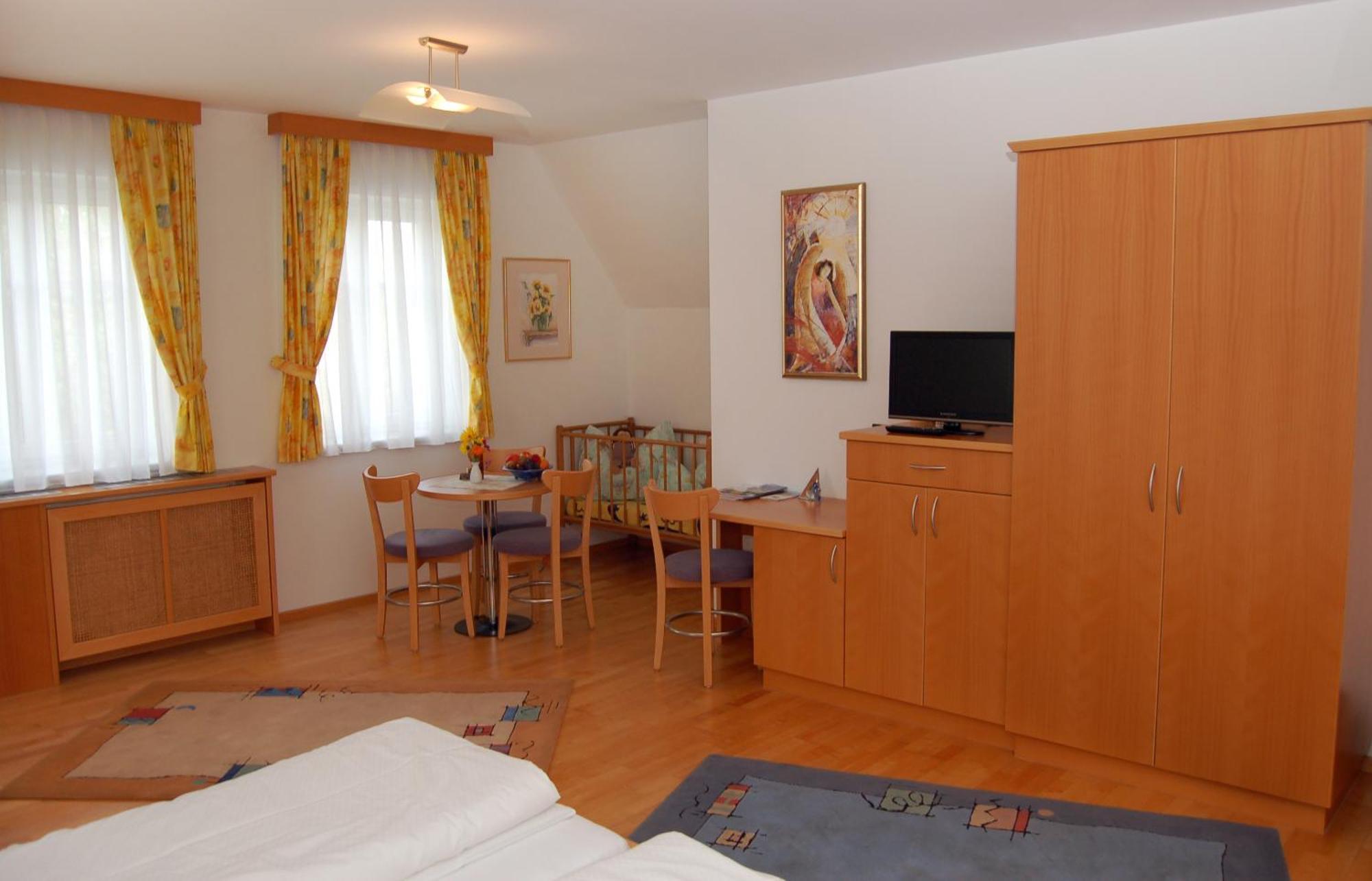 Apartamento Pension Zur Post Bad Blumau Habitación foto